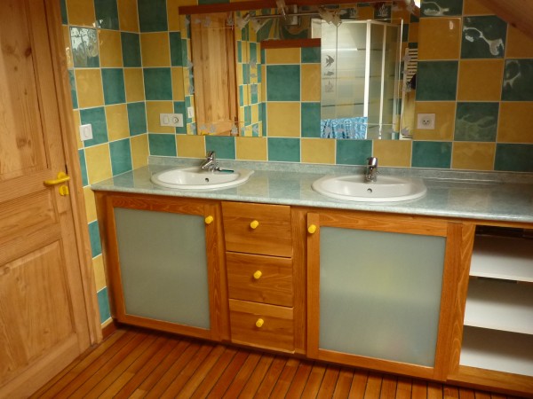 meuble salle de bain en acacia
